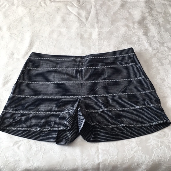Loft, Navy and White, Side Zip, Dress Shorts, Sz 8. - Picture 3 of 8